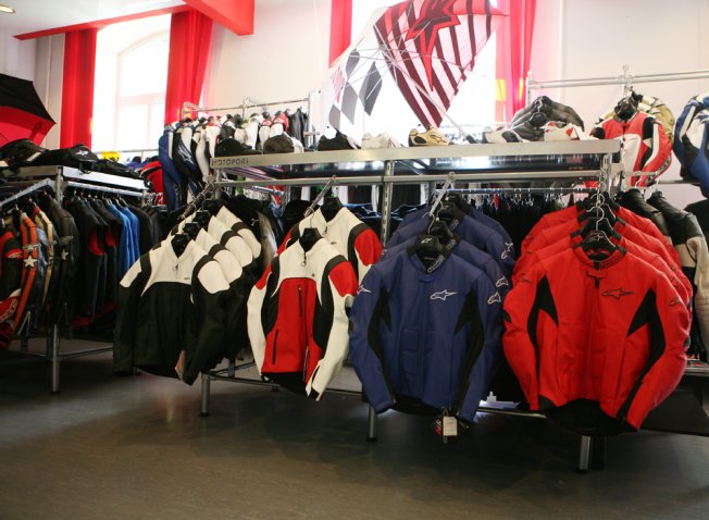 Магазин мотоэкипировки Alpinestars в Москве тел.: +7 (499) 760-74-43